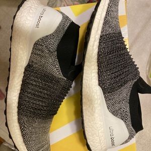 Adidas Ultraboost Laceless Size 10 Worn 2 times